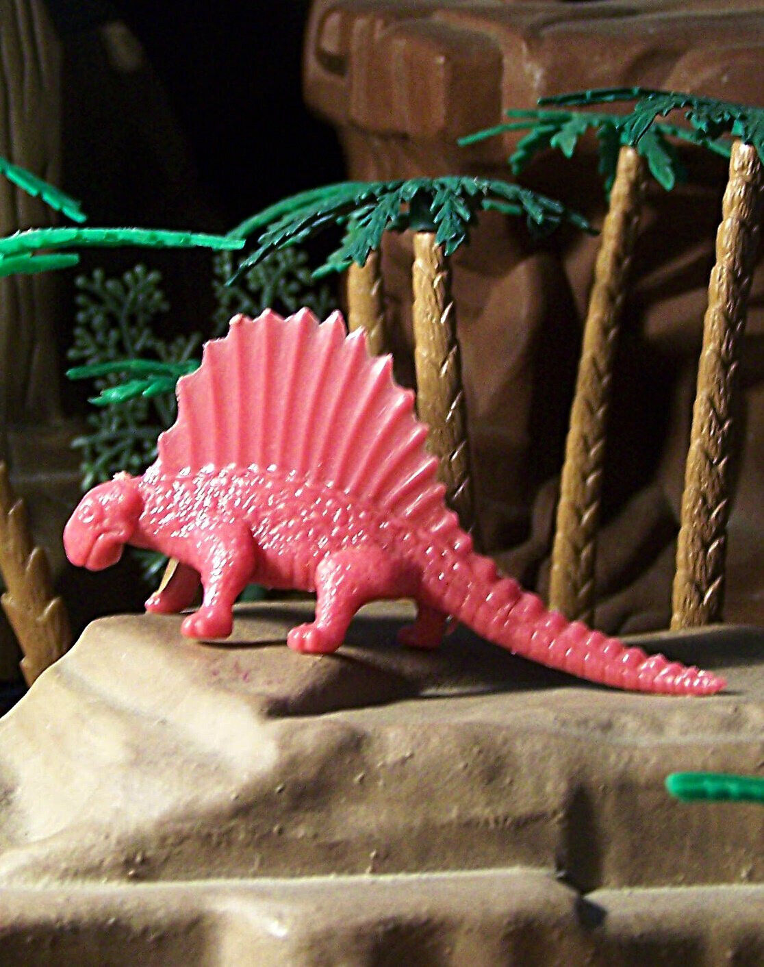 Winneco/Payton (1970s) Dimetrodon From Dinosaur Series, Dark Mauve