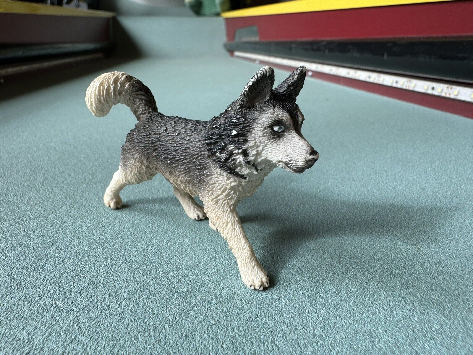 Schleich Female Husky 16835 Adult Dog Toy Animal Figure Figurine 2014 Pet Puppy