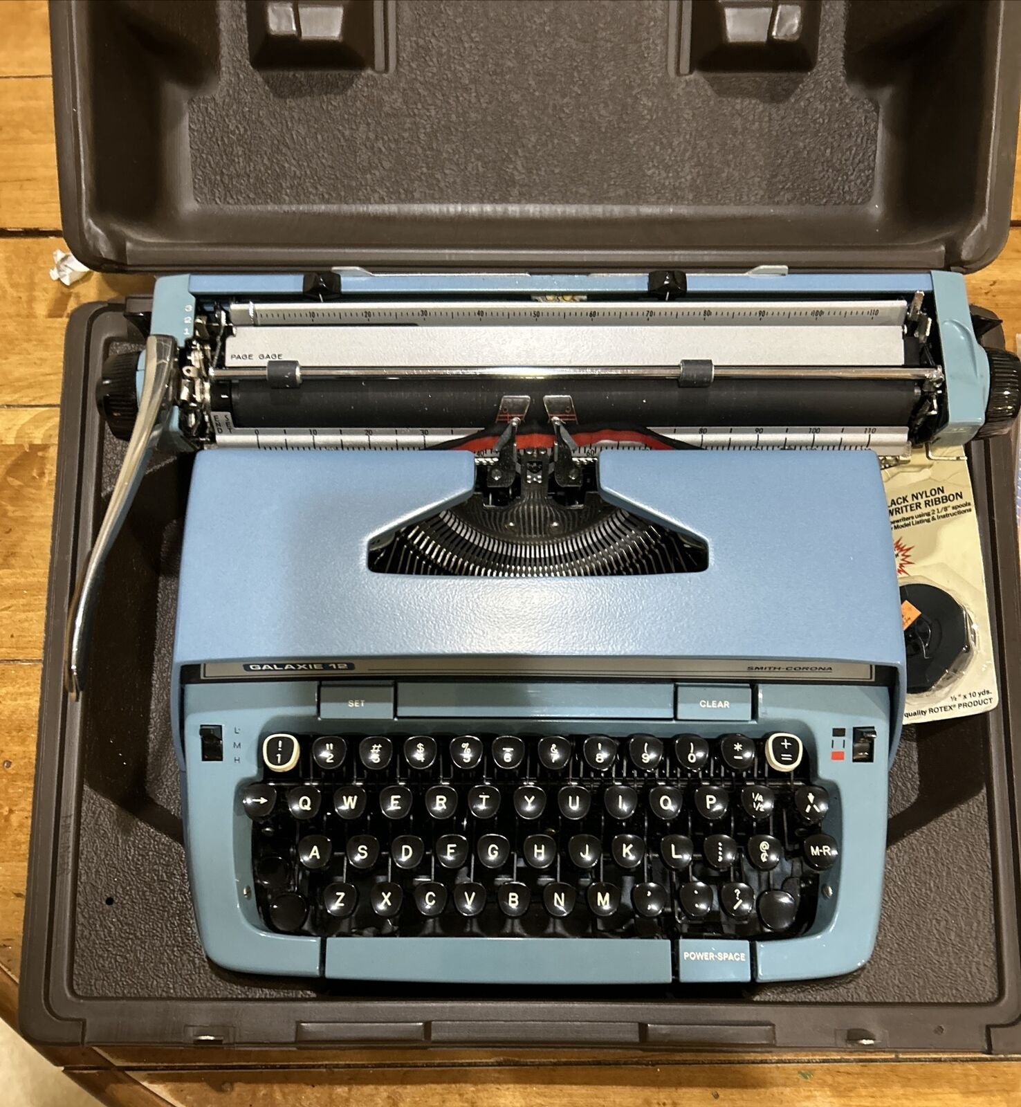 Vintage 70's Smith Corona Galaxie 12 XII Atomic Blue Manual Typewriter With Case