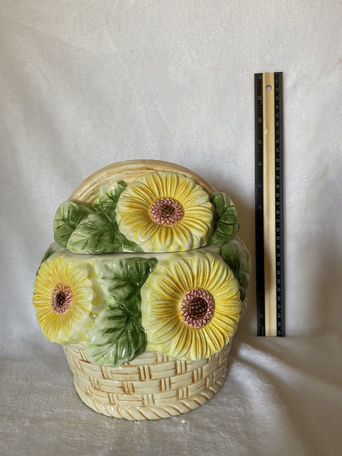 Vintage Sunflowers in Basket Cookie Jar