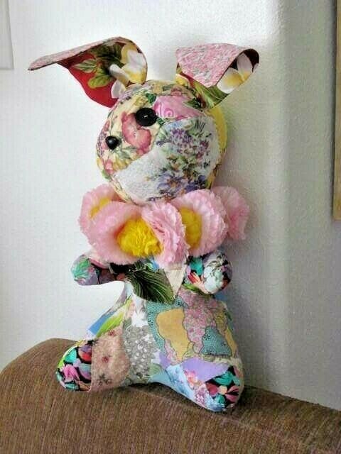 MARIANNE of MAUI QUILTED  HAWAIIAN BUNNY with LEI Hand crafted