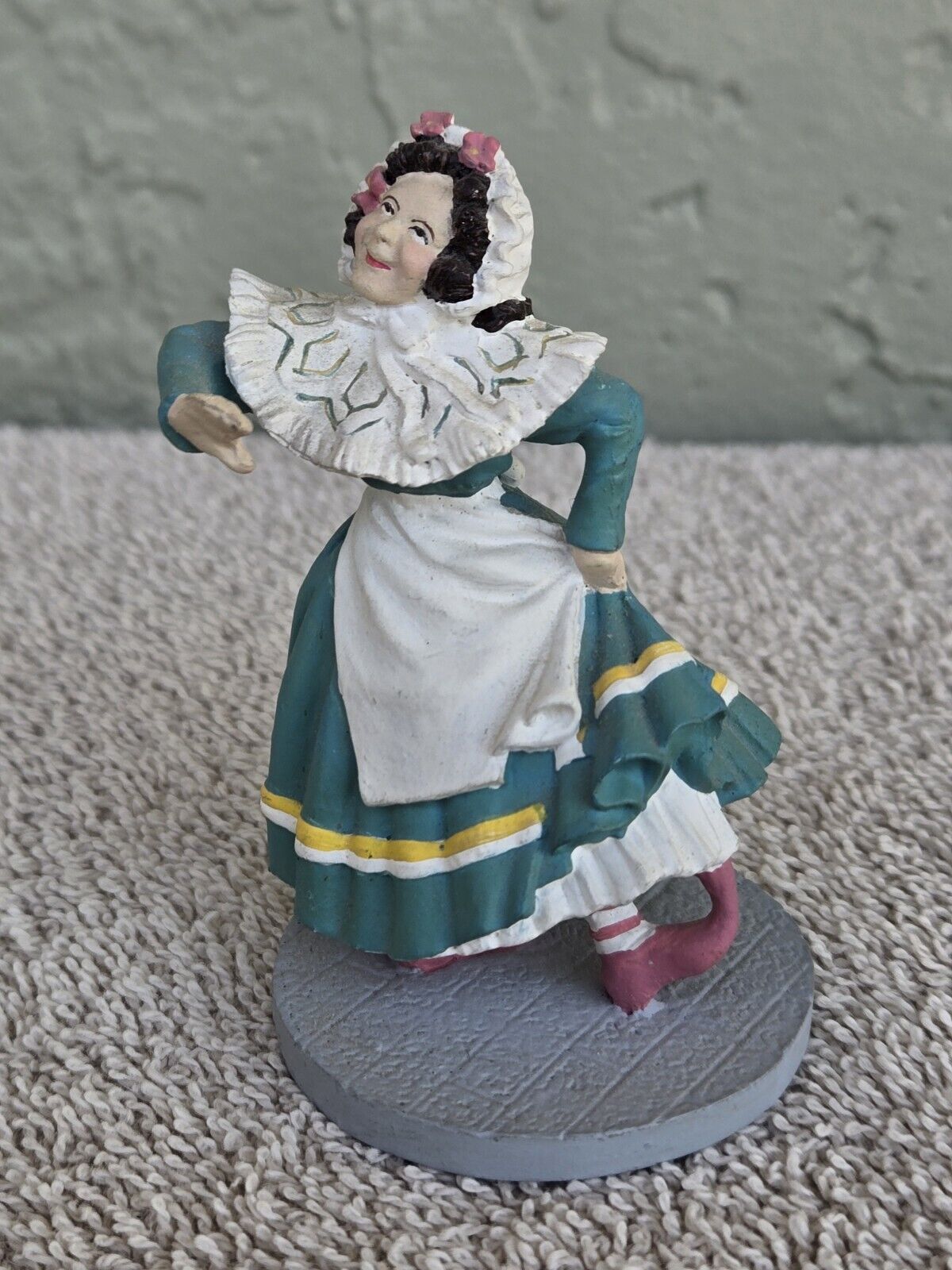 1988 Franklin Mint Loew\'s MGM Wizard Of Oz The Munchkin Woman Figurine