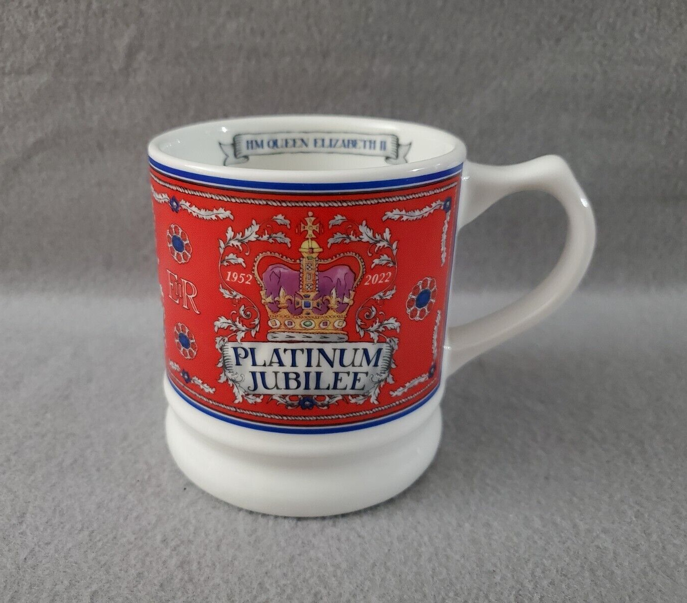 Queen Elizabeth Platinum Jubilee 1952-2022 Commemorative Souvenir Cup Mug Elgate