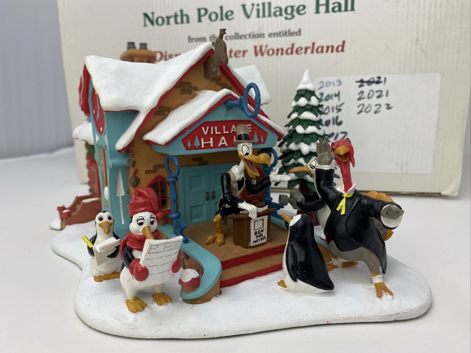 Danbury Mint Disney Winter Wonderland North Pole Village Hall In Box Christmas