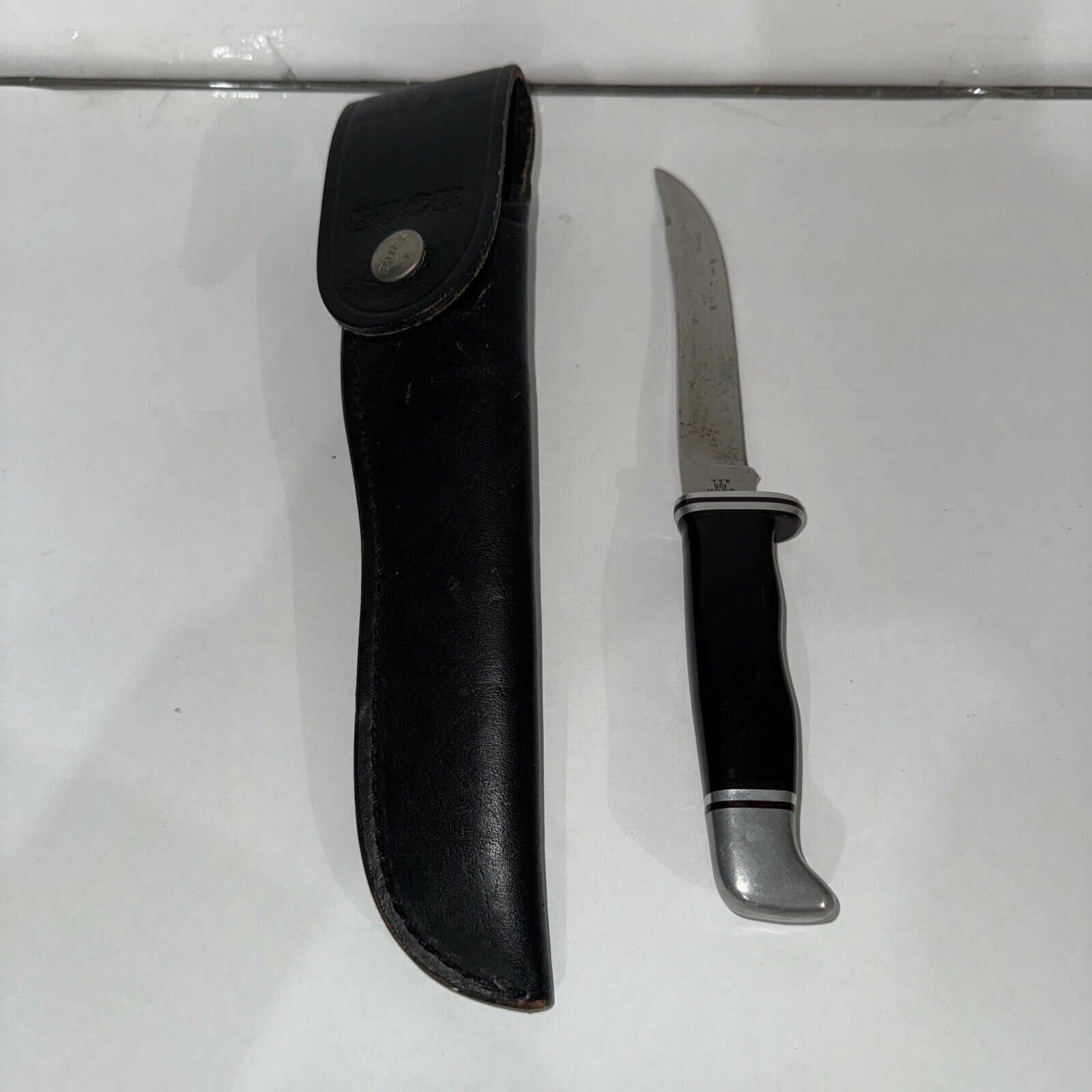 Vtg Buck 105 Pathfinder Fixed Blade Knife w/Leather Sheath USA Hunting