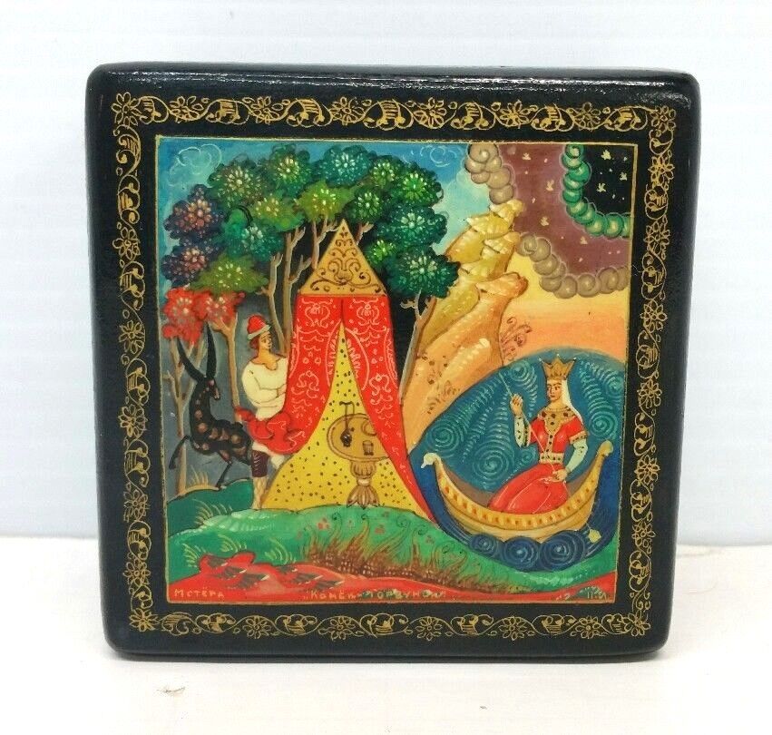 Vintage Russian USSR Lacquer Box Hand Painted 3\'\' W/ Signature