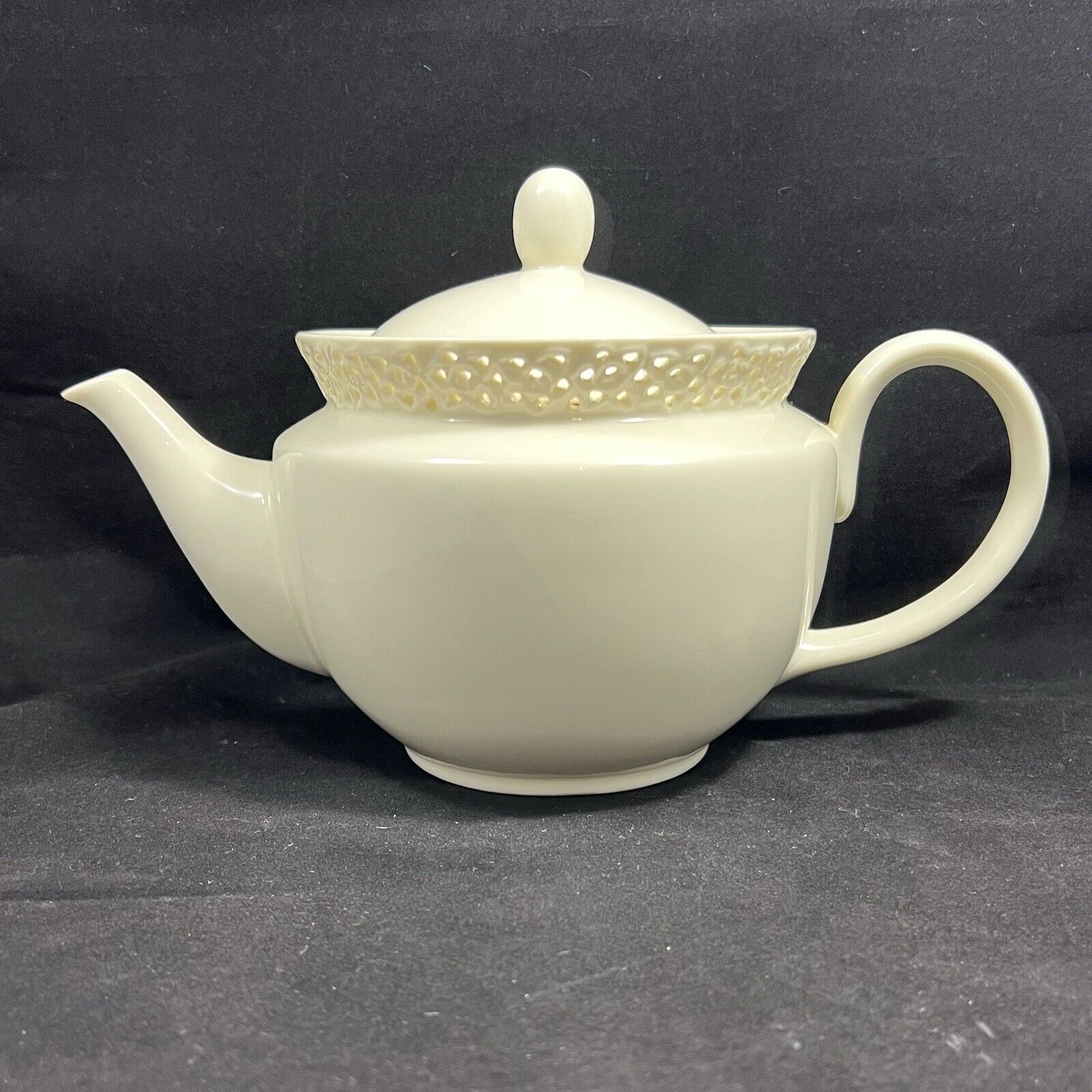 Vintage I. GODINGER & Co REGAL CREAM  Porcelain Tea Pot With Reticulated Rim