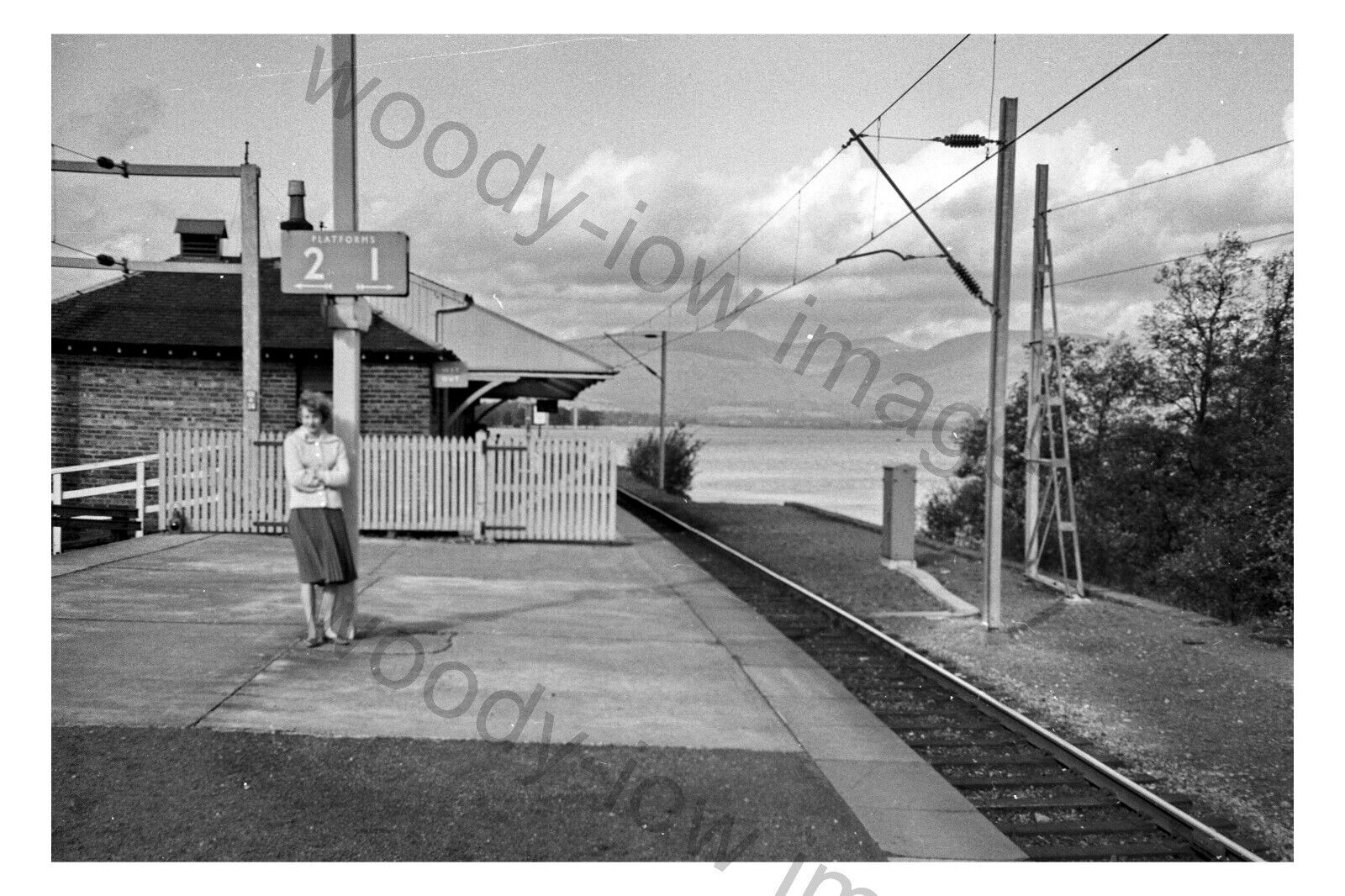 bb0037 - Balloch Pier Railway Station , Dunbartonshire in 1961 - print 6x4
