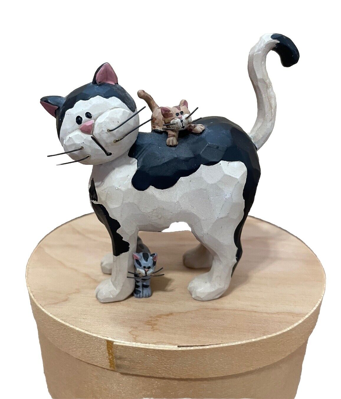 SUZU SKOGLUND Cat w/ 2 KITTENS Whimsical Figurine—Black White Gray Orange Tabby
