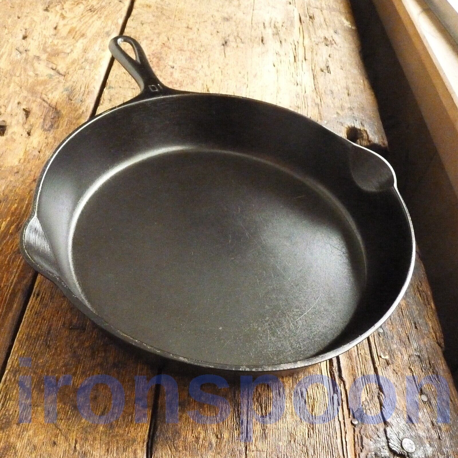 Vintage GRISWOLD Cast Iron SKILLET Frying Pan # 10 SMALL BLOCK LOGO - Ironspoon