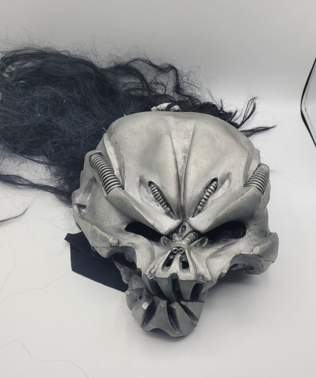 1998 Silver Cyborg Robot Alien Skull W/ Hair The Paper Magic Group Halloween