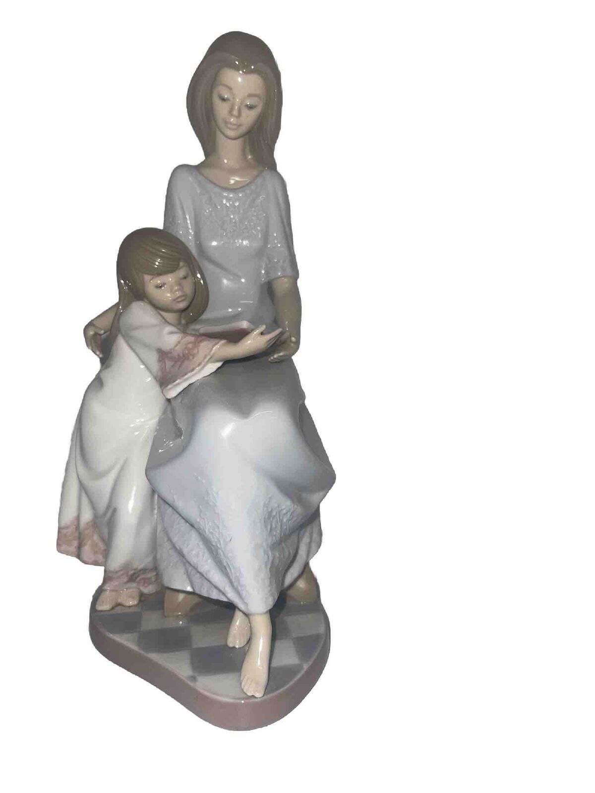 LLADRO Bedtime Story #5457 Mother Daughter Reading-no box