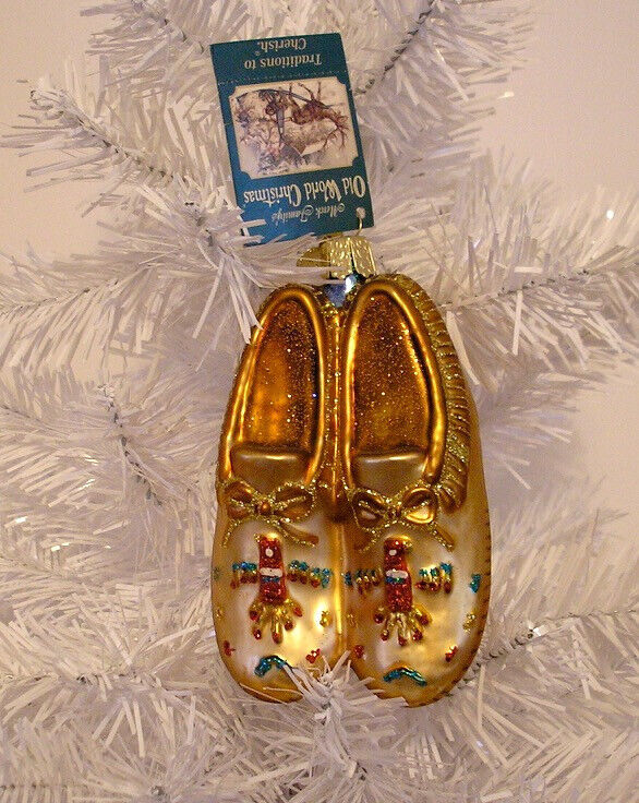 2008 OLD WORLD CHRISTMAS - PAIR OF MOCCASINS -BLOWN GLASS ORNAMENT NEW W/TAG