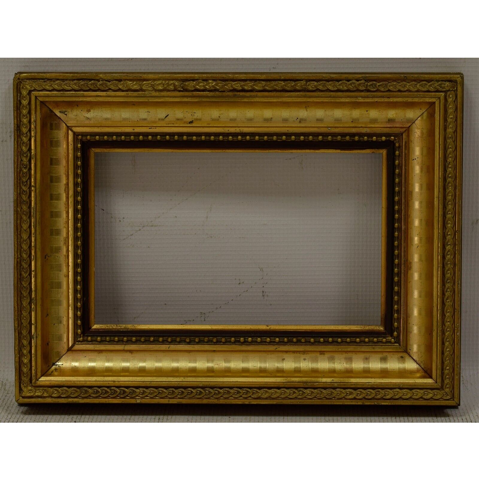 Ca 1900 Old wooden frame original condition Internal: 8.5 x 5.3 in