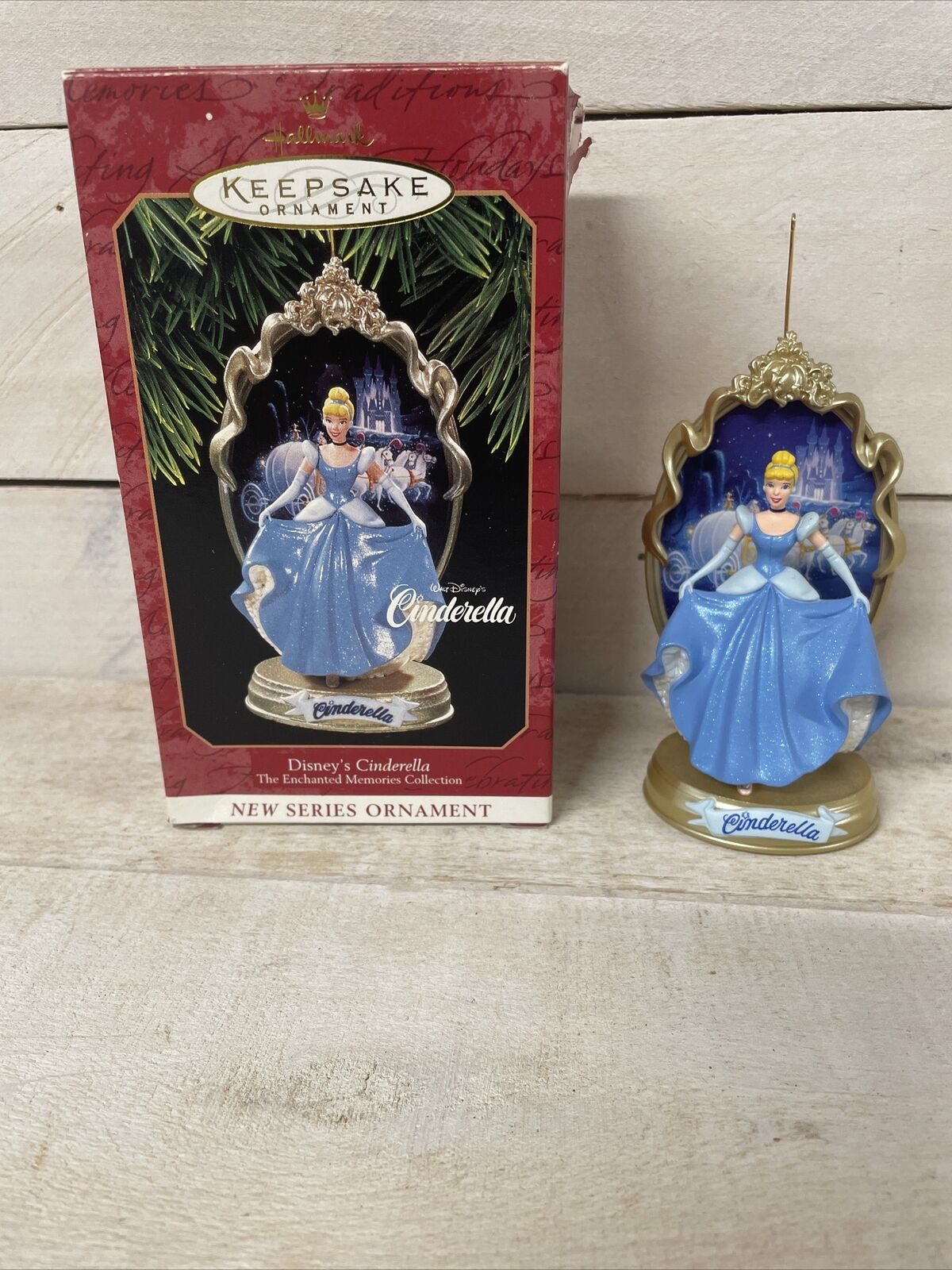 Hallmark 1997 Keepsake Christmas Ornament Disney\'s Cinderella Enchanted Memories