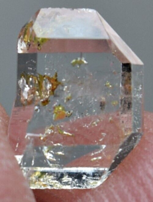 Size 9x7x3mm  1.70 carat fluorescent PETROLEUM Diamond Quartz @PAK (38) 38