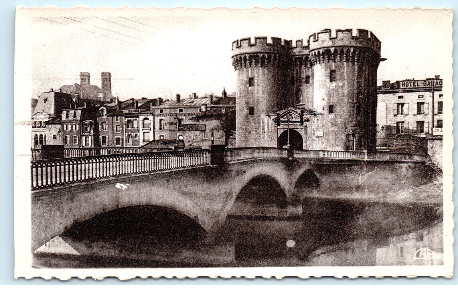 Verdun France Porte Chaussée Road Gate Vintage Postcard E64