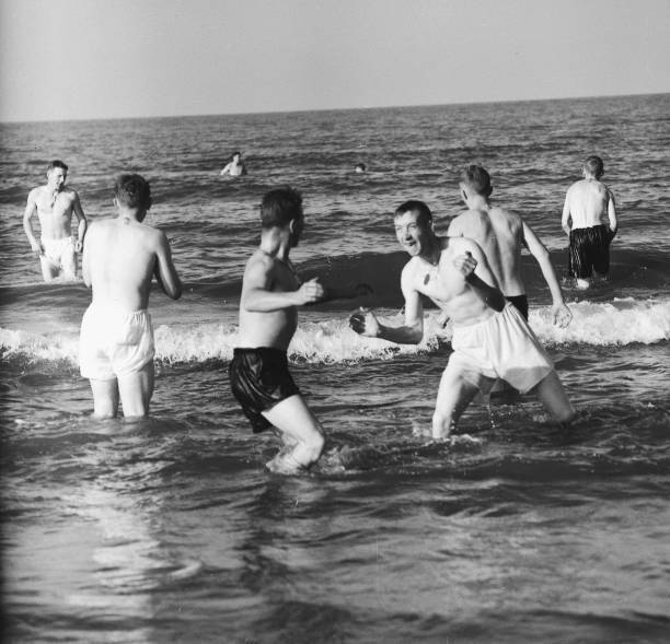 Suez Crisis 1956 - Norwegian troops United Nations force swimming - Old Photo
