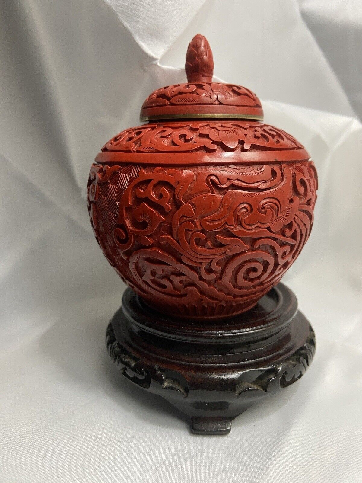 People’s Republic Of China Cinnabar 5 In Vase/lid