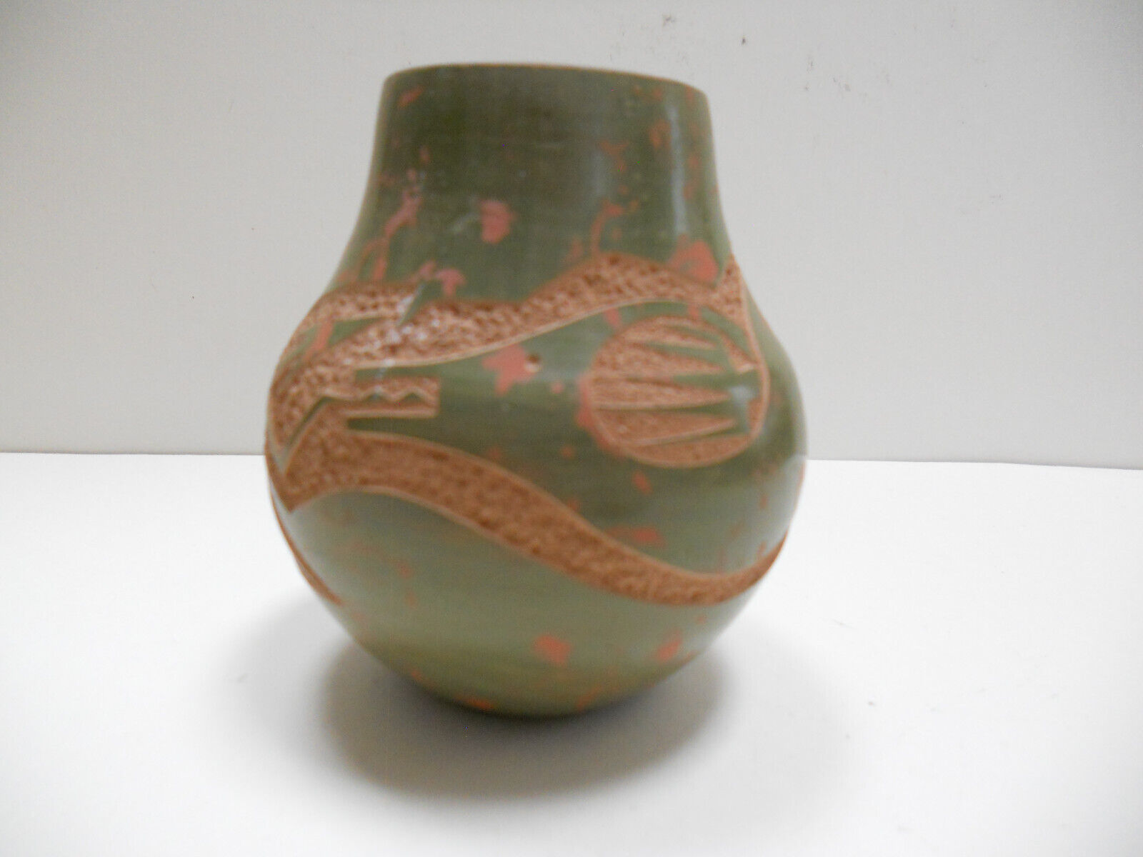  Rare San Ildefonso pottery by Tse Pe Gonzales