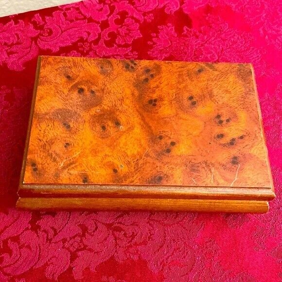 Vintage Wooden Jewelry Trinket Box In Good Condition
