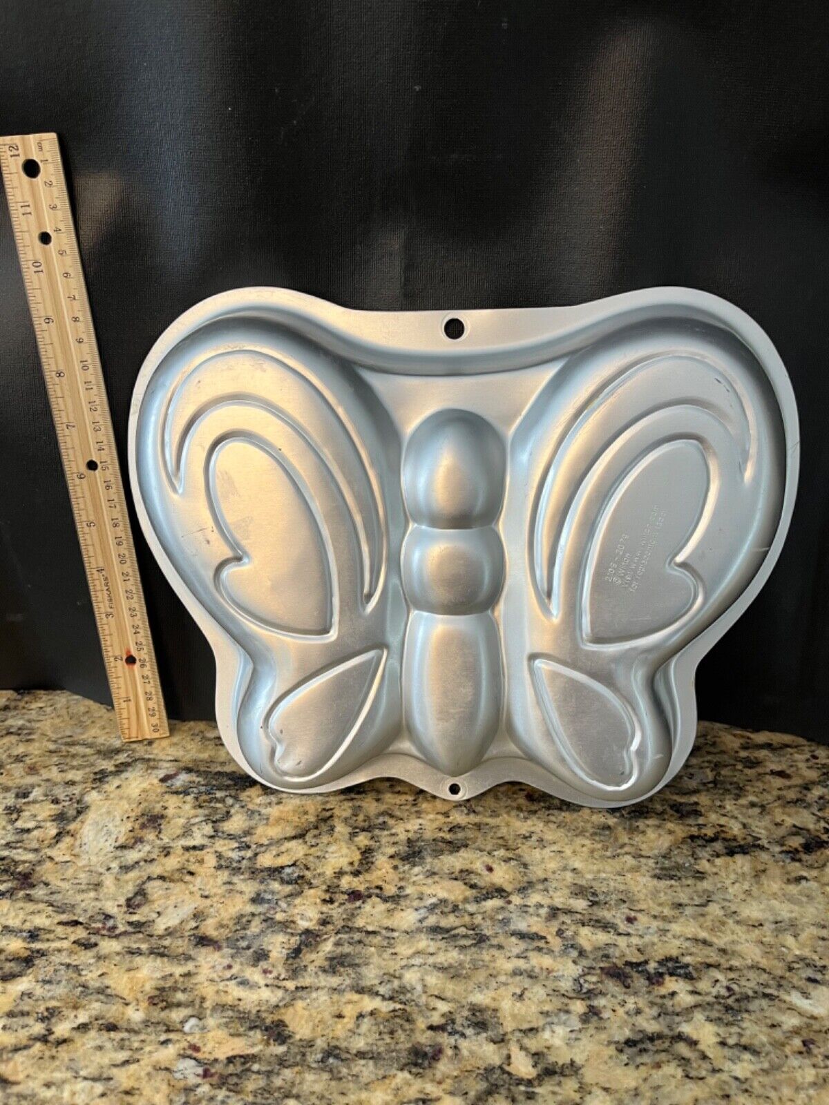 wilton 3-d butterfly cake pan  Mold #2105-2079