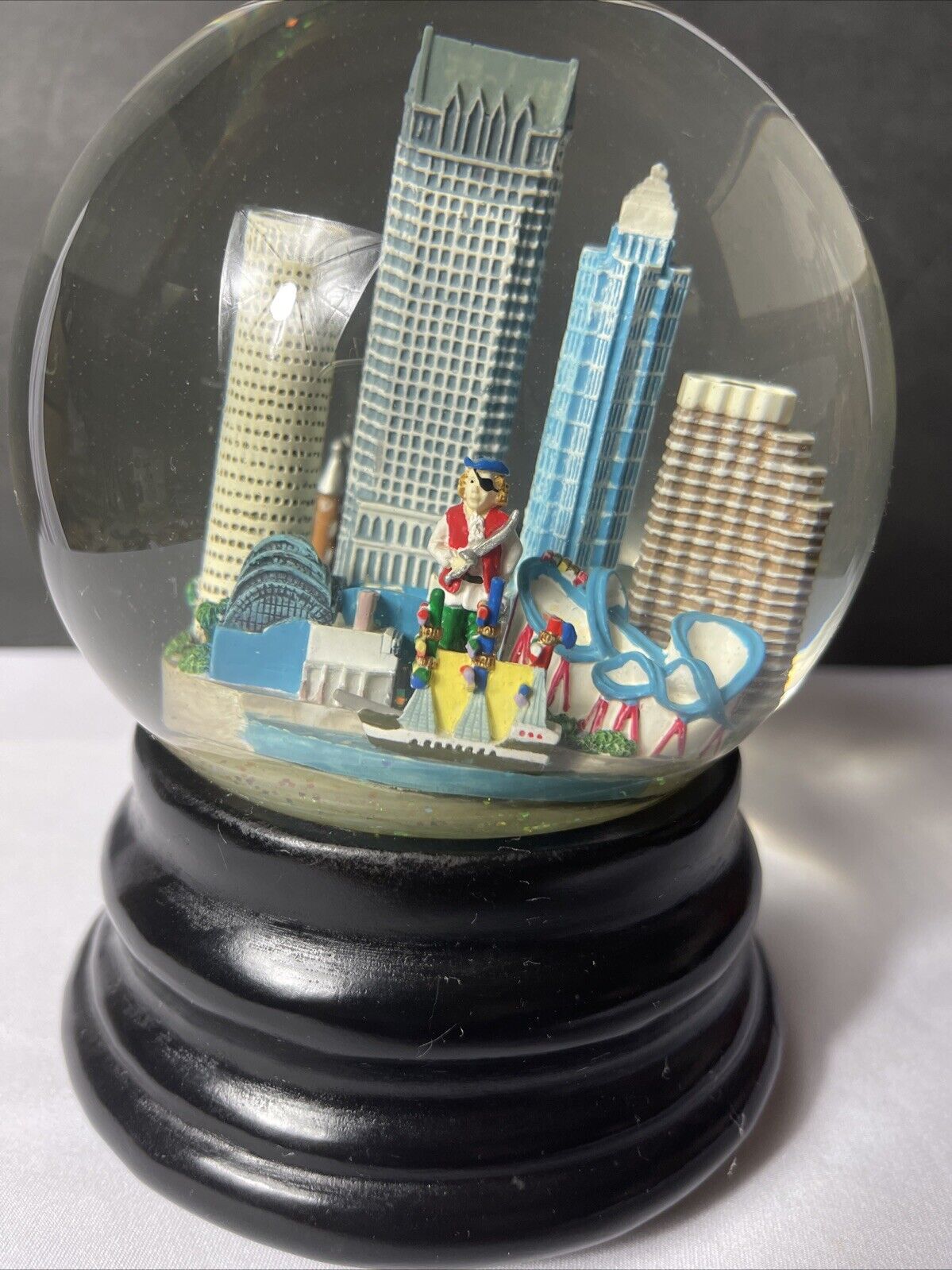 Saks Fifth Avenue SNOW GLOBE TAMPA Plays Way Down Upon the Suwannee River
