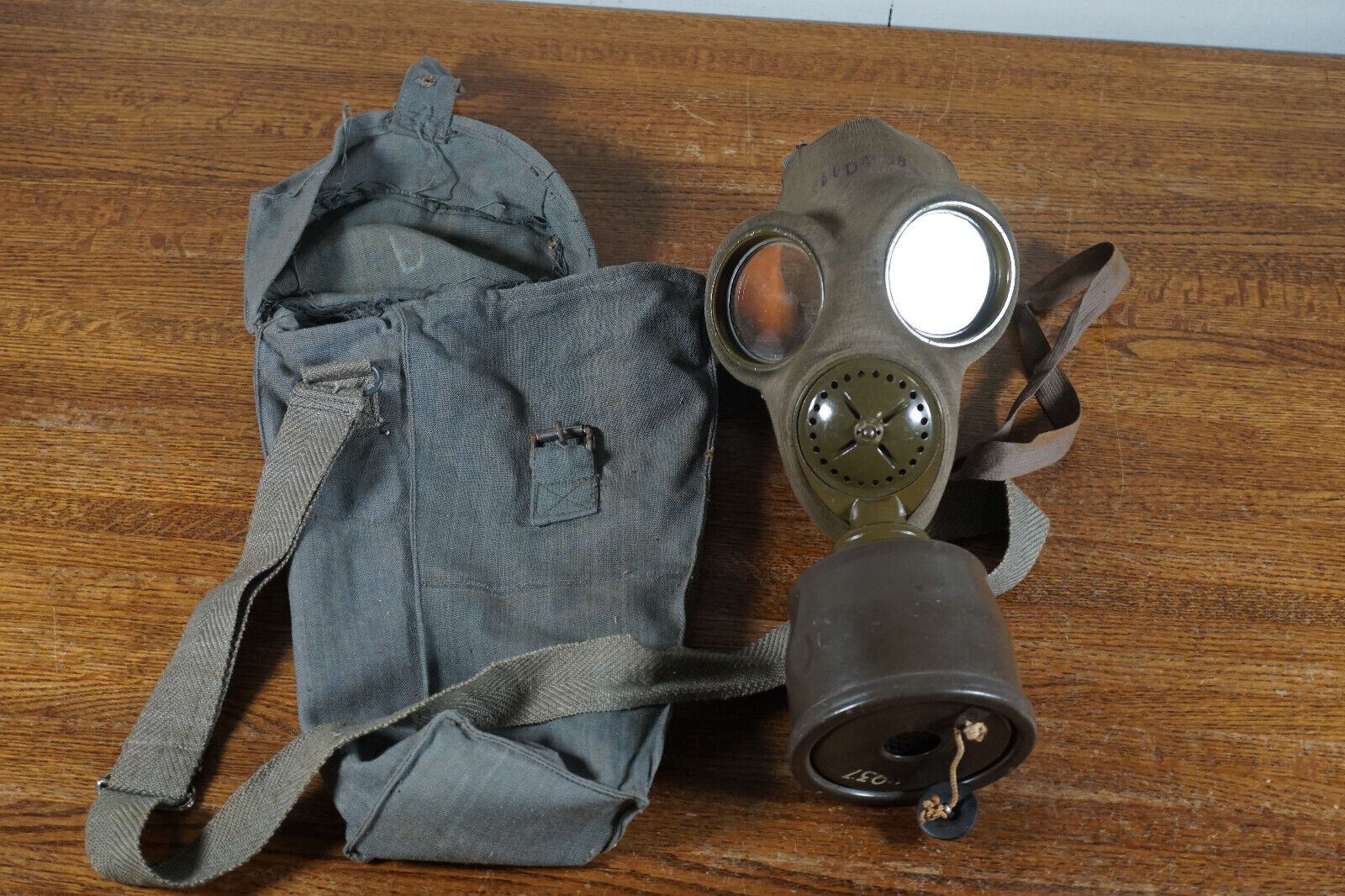 Italian T-35 gasmask WW2 1930s Mask w/ Filter & Carry Bag