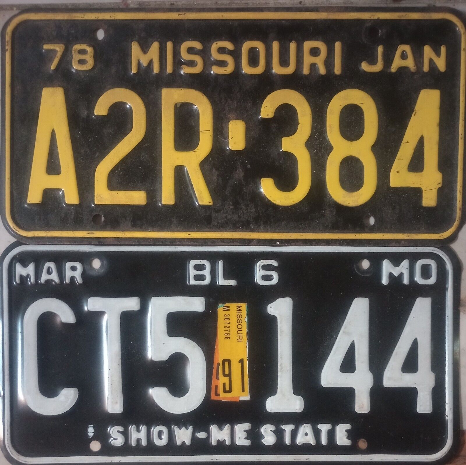 Vintage 1978 and 1991 Missouri BL-6 licenses plates