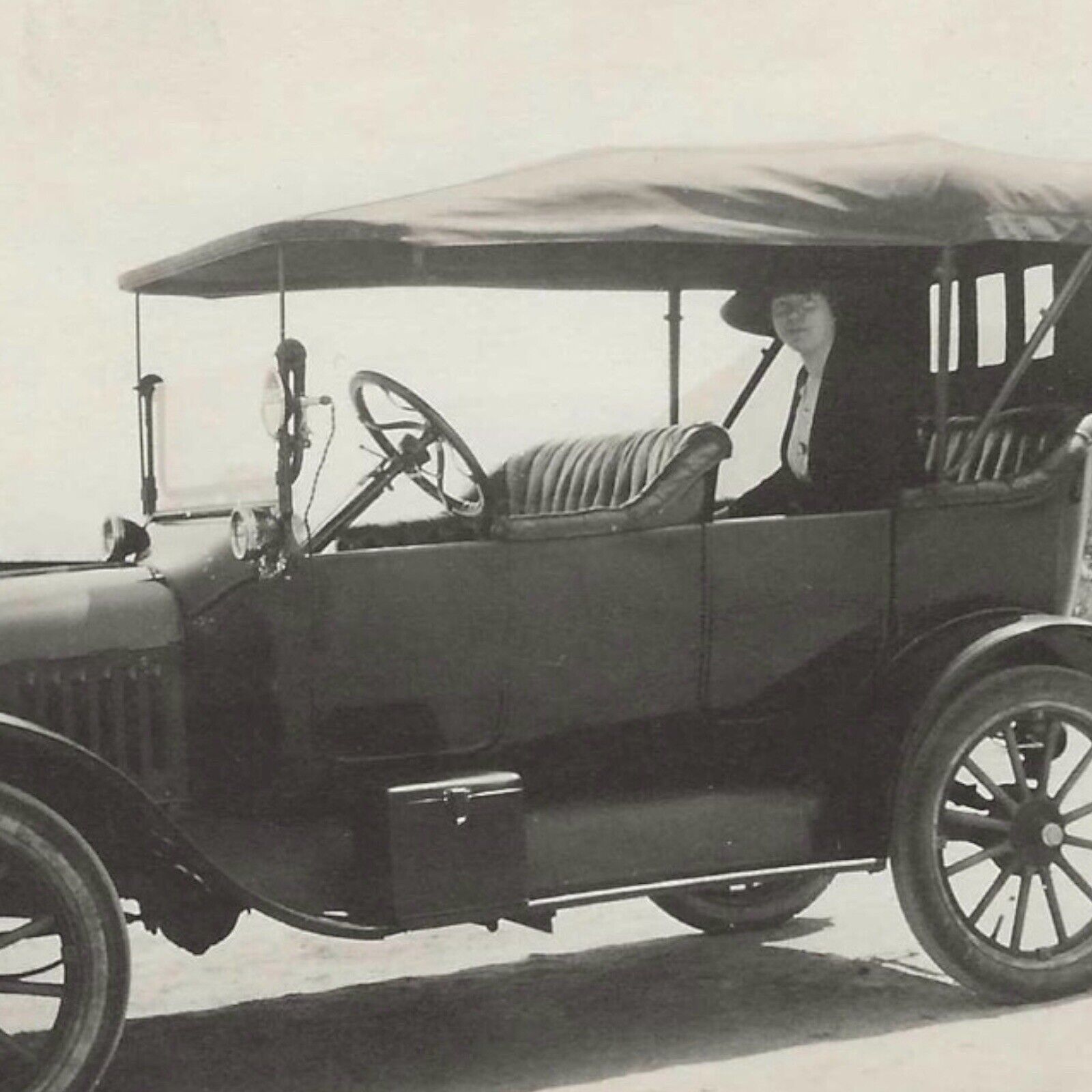 Vintage Snapshot Photo Woman Sitting In Backseat Of Antique Touring Car 1910s