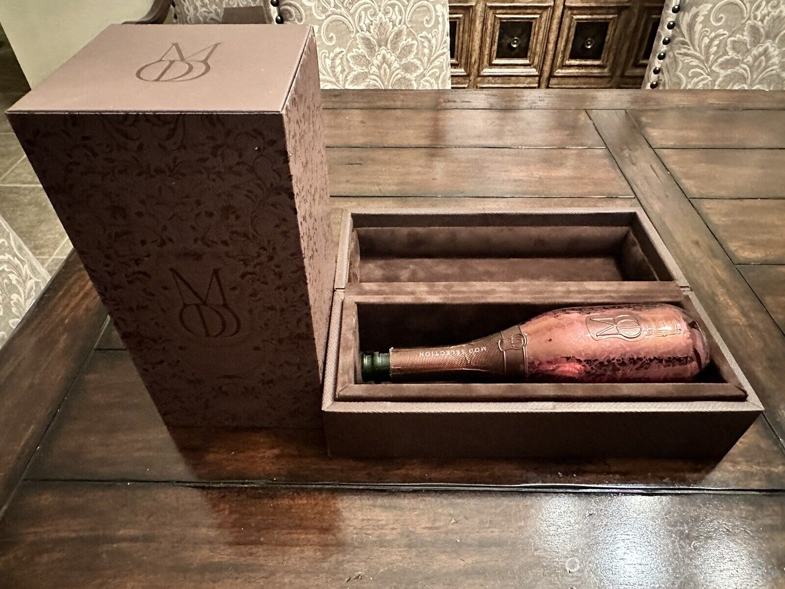 MOD ROSE CHAMPAGNE Empty Gift Box with empty bottle