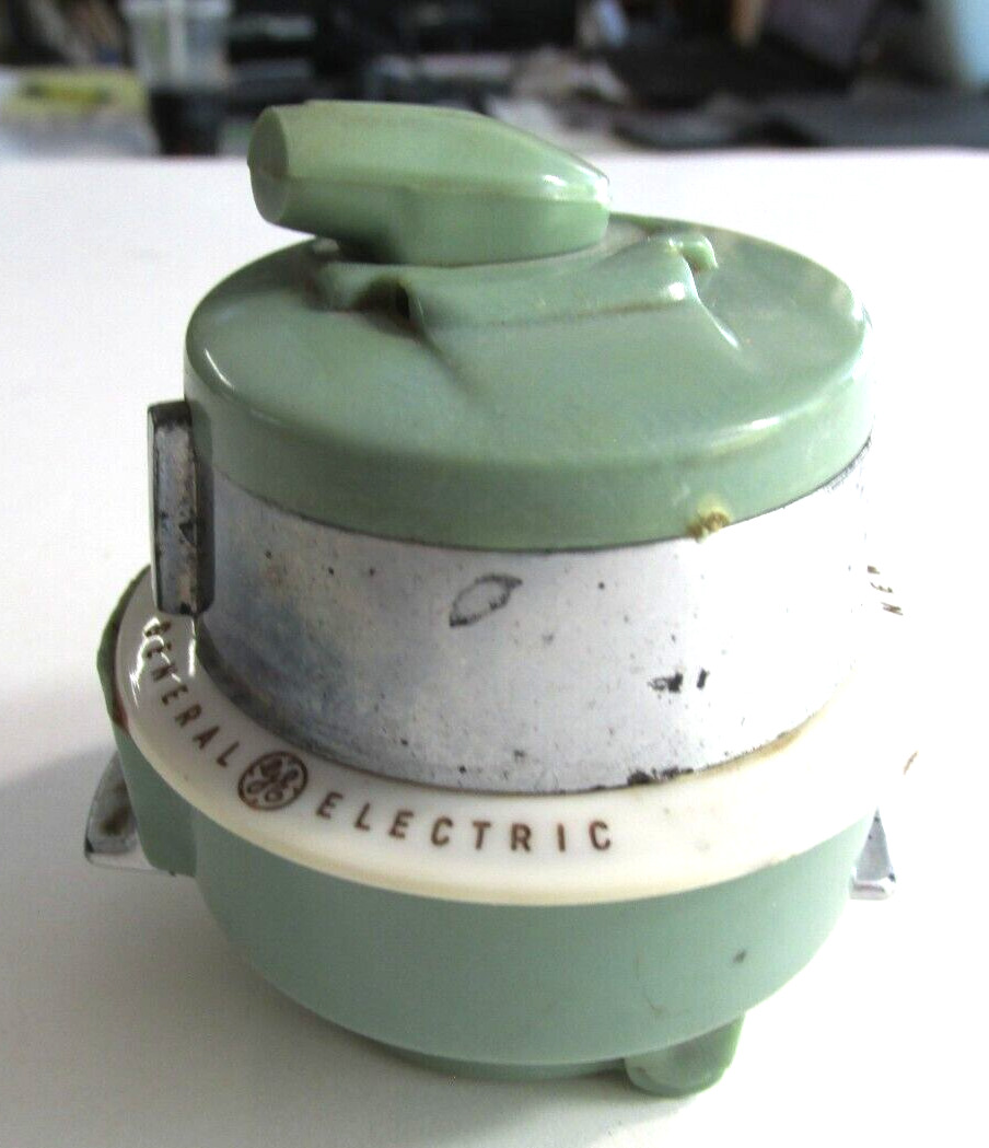Vintage GENERAL ELECTRIC VACUUM CLEANER Tape Measure New Cord Reel Cleaner