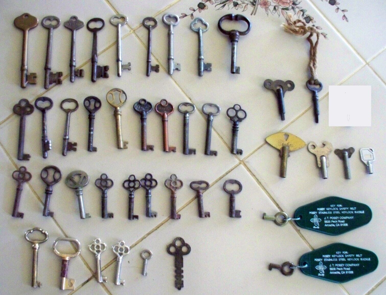 Vintage Antique Skeleton Keys Barrel / Clock / Cabinet (LOT OF41 ) Mix Size Keys