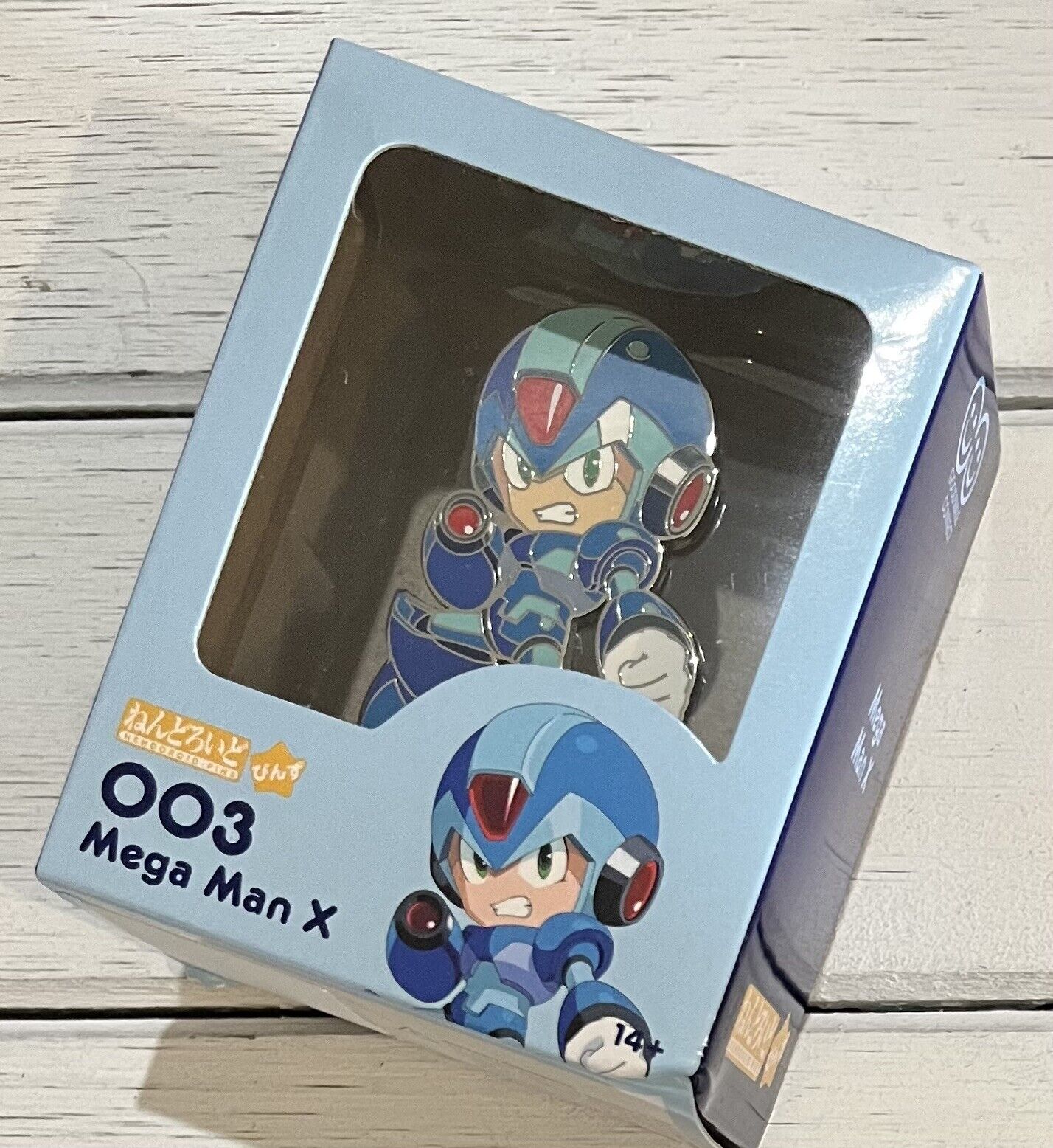 WOW RARE NEW/UNOPENED Mega Man Boxed Collector\'s Metal Enamel Pin
