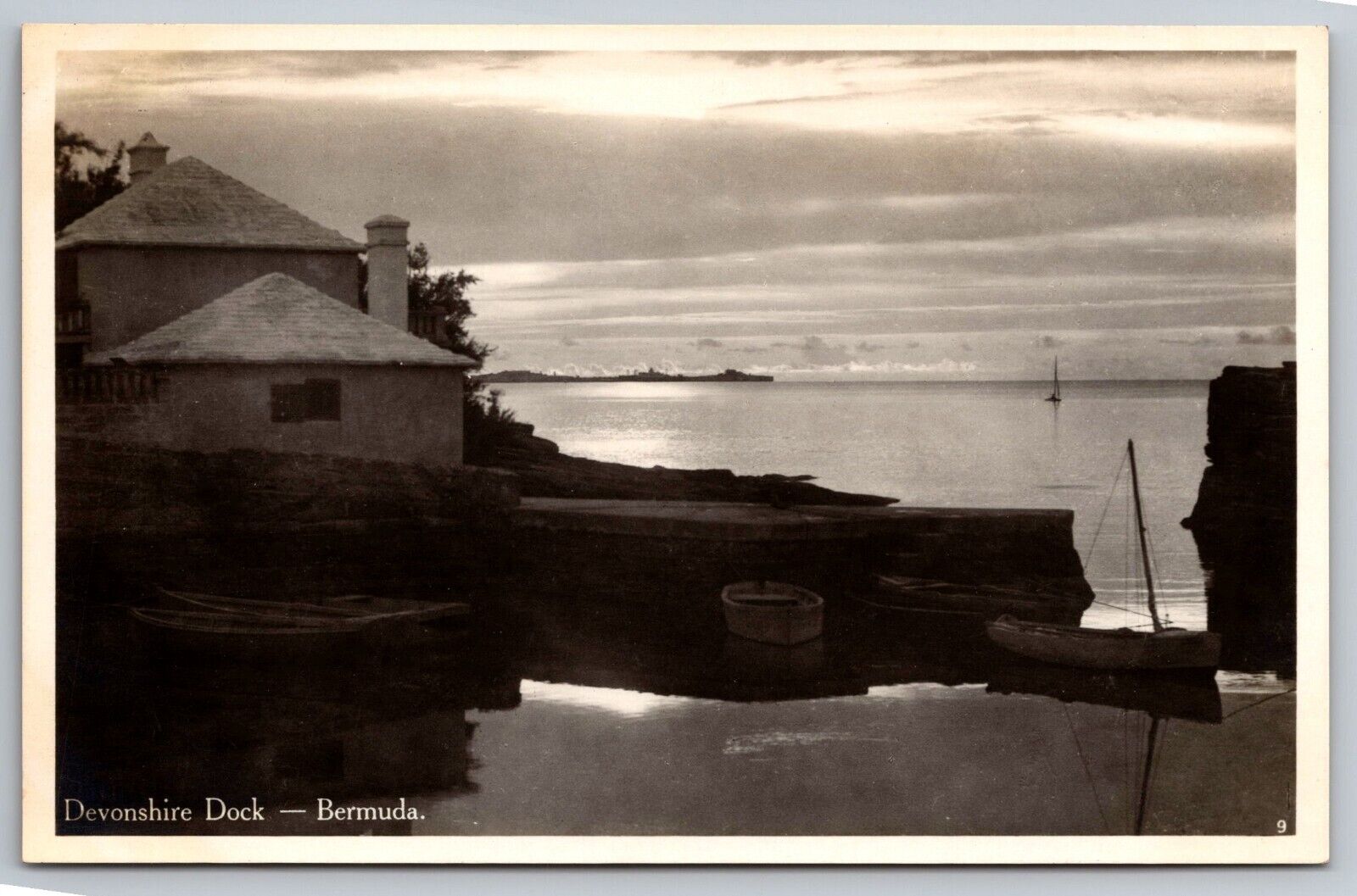 Devonshire Dock. Bermuda Vintage Postcard