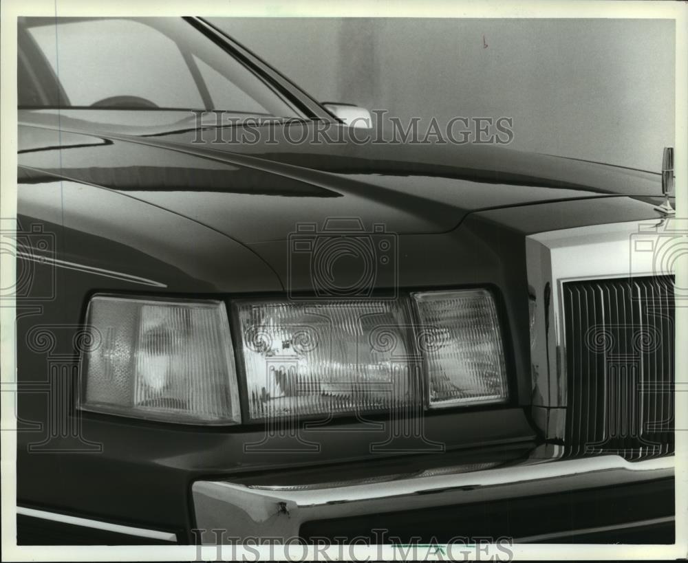 1983 Press Photo 1984 Lincoln Mark VII new headlamp - mja32827