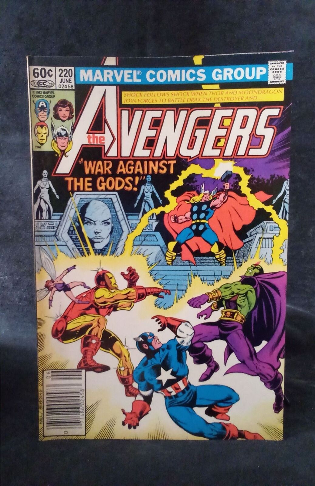 The Avengers #220 (1982) Marvel Comics Comic Book 