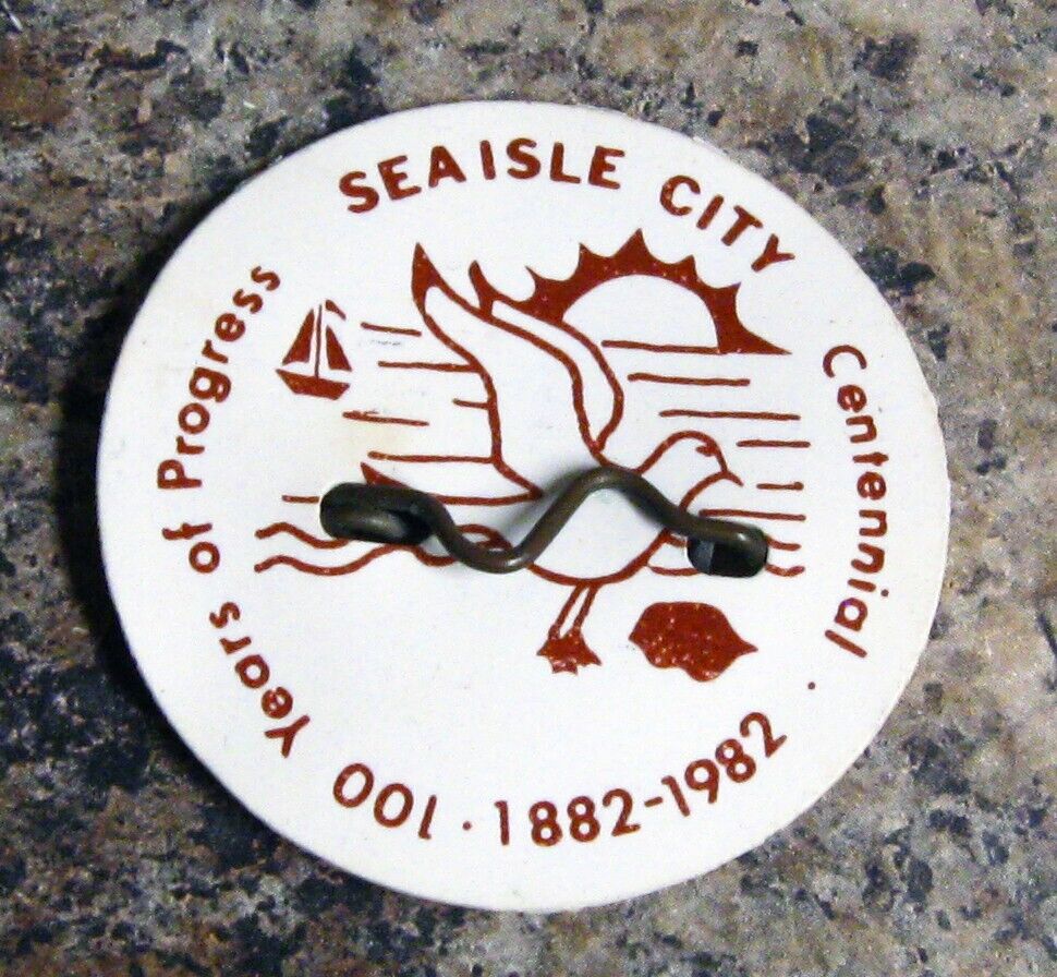 Scarce 1982 Sea Isle City NJ Seasonal Beach Badge Tag New Jersey - 41 years old
