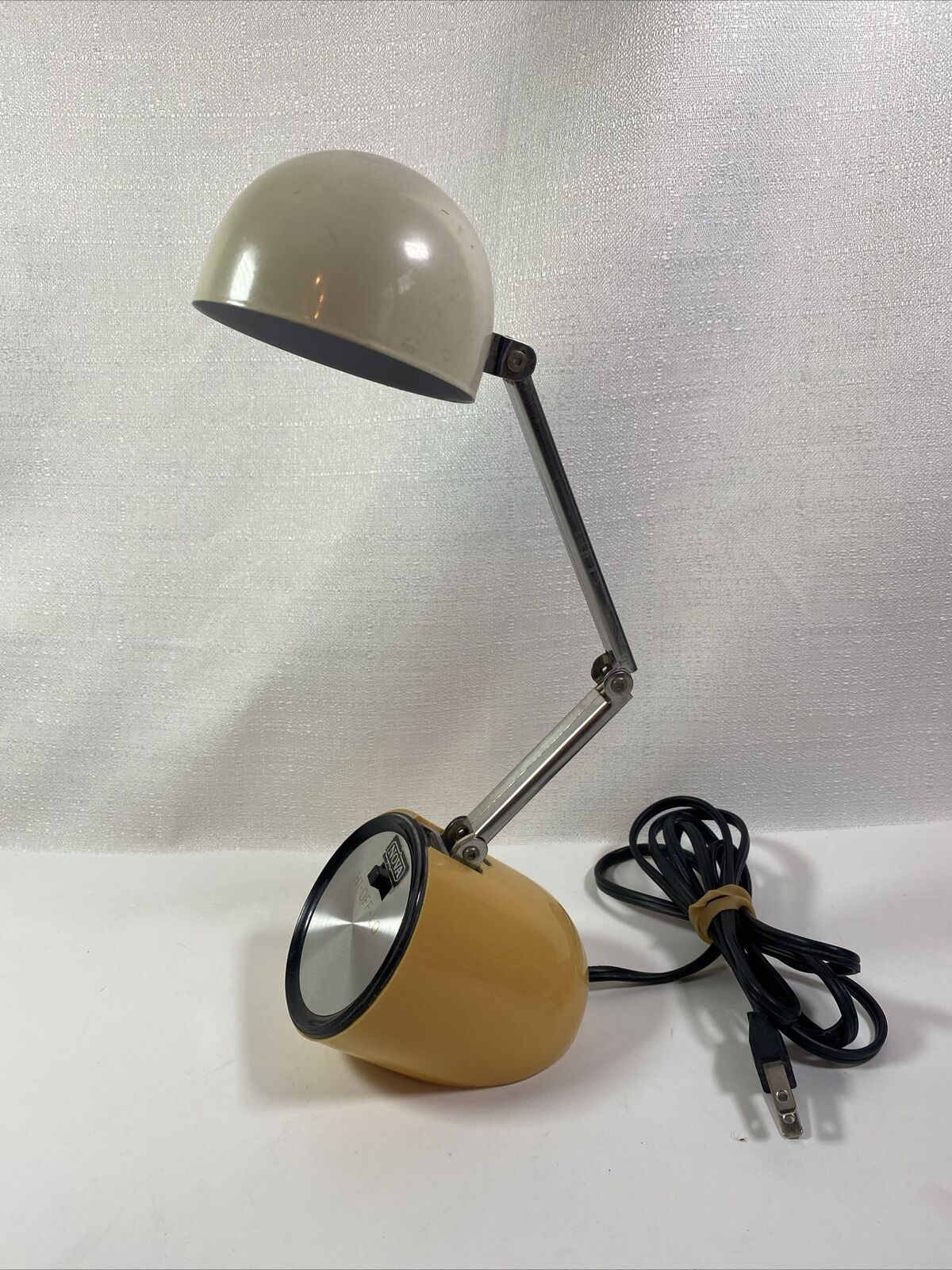 Vintage Nova Mid Century Modern White Yellow Pill Bullet Egg Desk Lamp Works