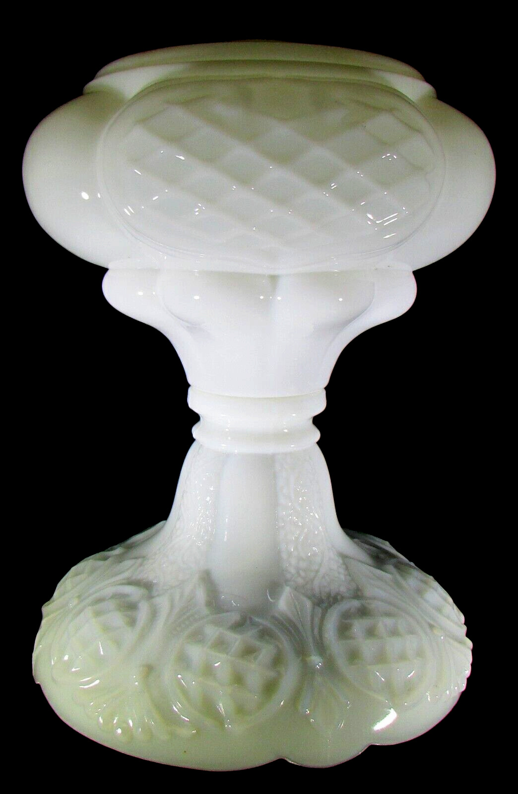 Antique Massive Opaque White Glass PRINCE EDWARD Oil Kerosene Lamp THURO 1, 279G