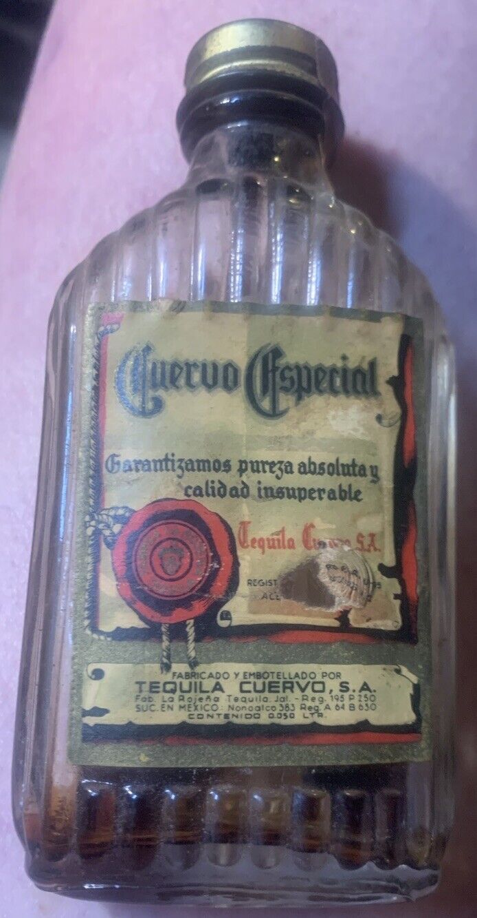 Vintage Art Deco Tequila Puro Jose Cuervo Liquor Bottle,Ribbed Glass 1/10th Pint