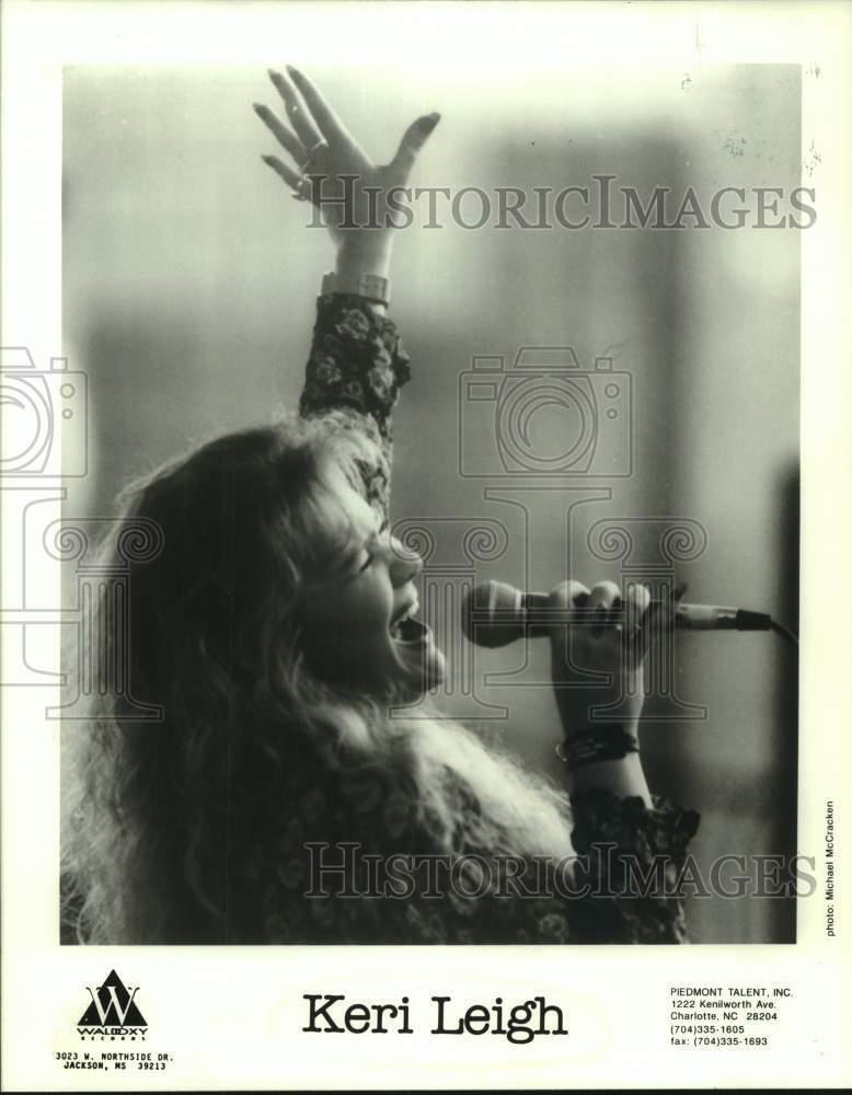 1995 Press Photo Keri Leigh, Entertainer, Singer - sap29433