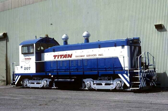 Titan 207 @ PASCO, WA_MAY 14, 1982_ _ ORIGINAL TRAIN SLIDE