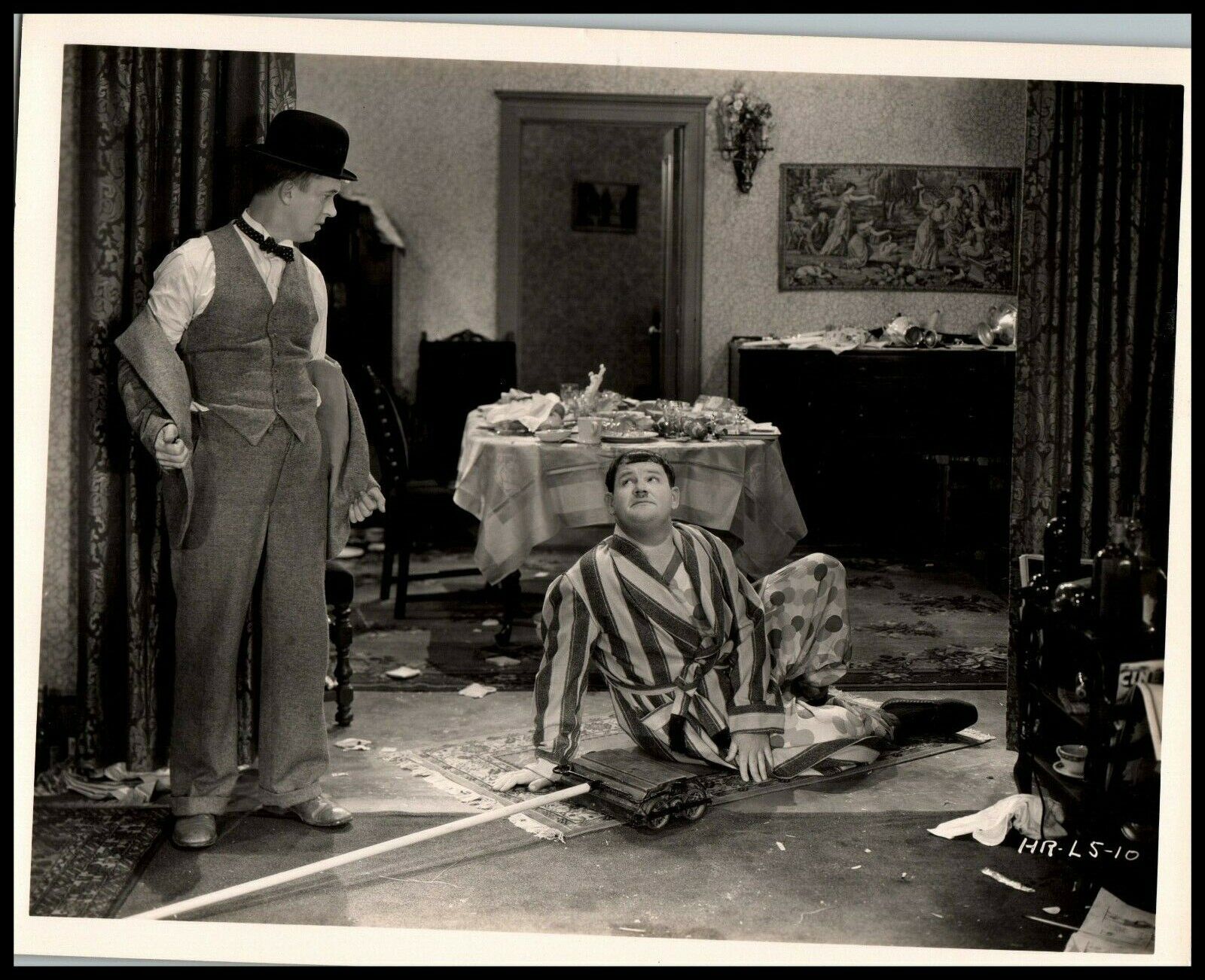 Oliver Hardy + Stan Laurel in Helpmates (1932) HAL ROACH ORIGINAL Photo 518