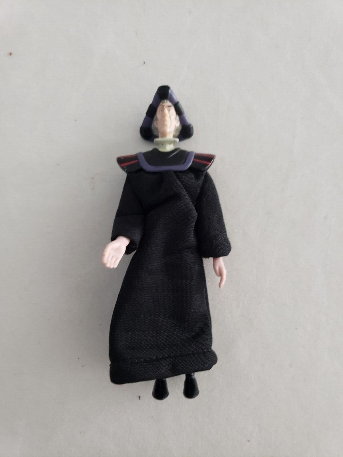 Vintage 1996 Hunchback of Notre Dame /Claude Frollo Action Figure Mattel  5