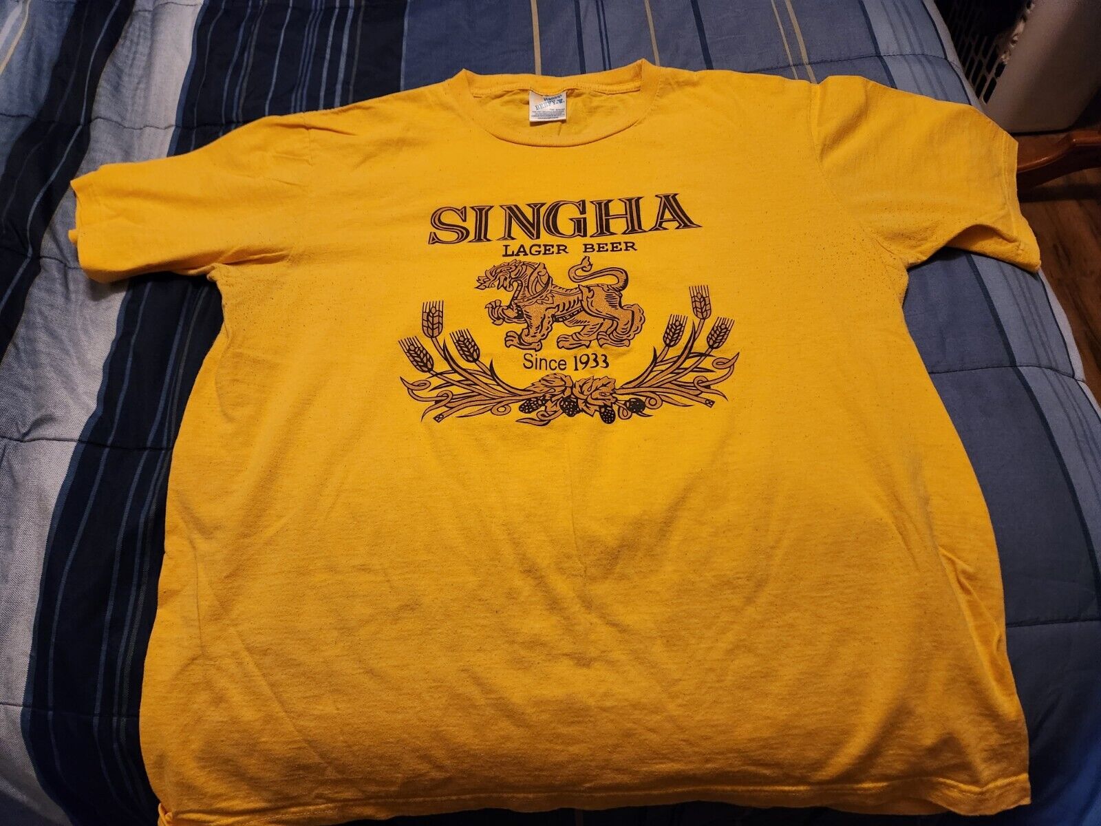 Singha Lager Beer Since 1933 Adult Yellow Size XL T Shirt Thailand Thai Bangkok 