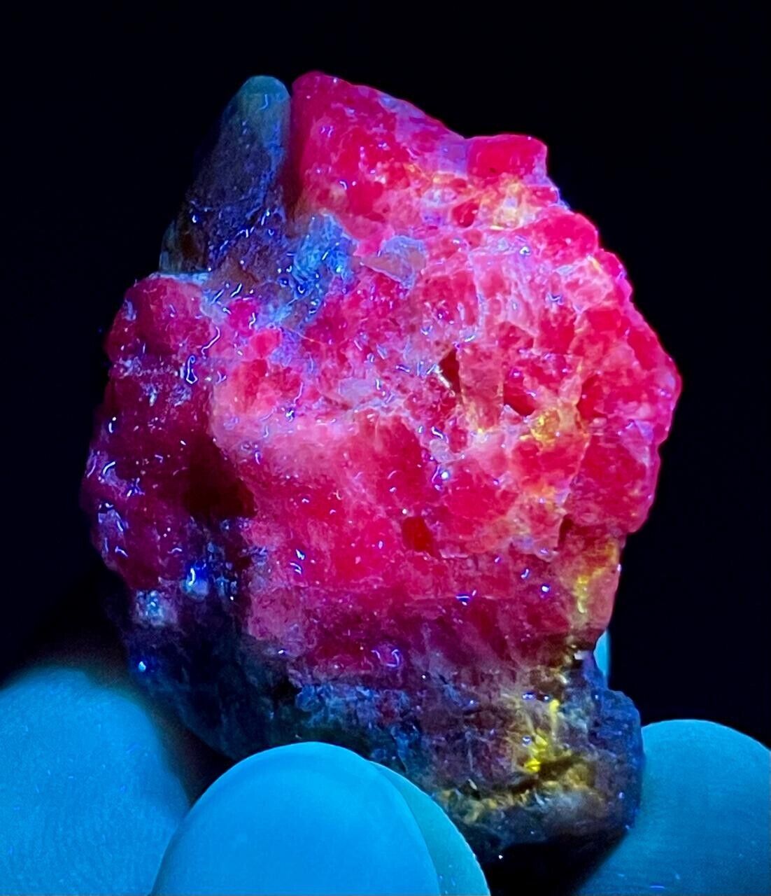 105 CTs Beautiful Natural Rare Fluorescent Spinal Raw Crystal @Afghanistan