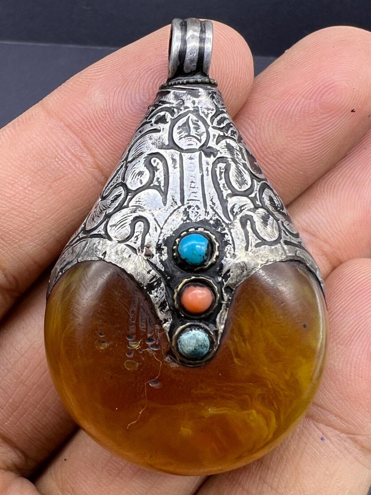 Rare Old Beautiful Tibetan Antiquités Ancient Amber Amulet Pendant Nepals