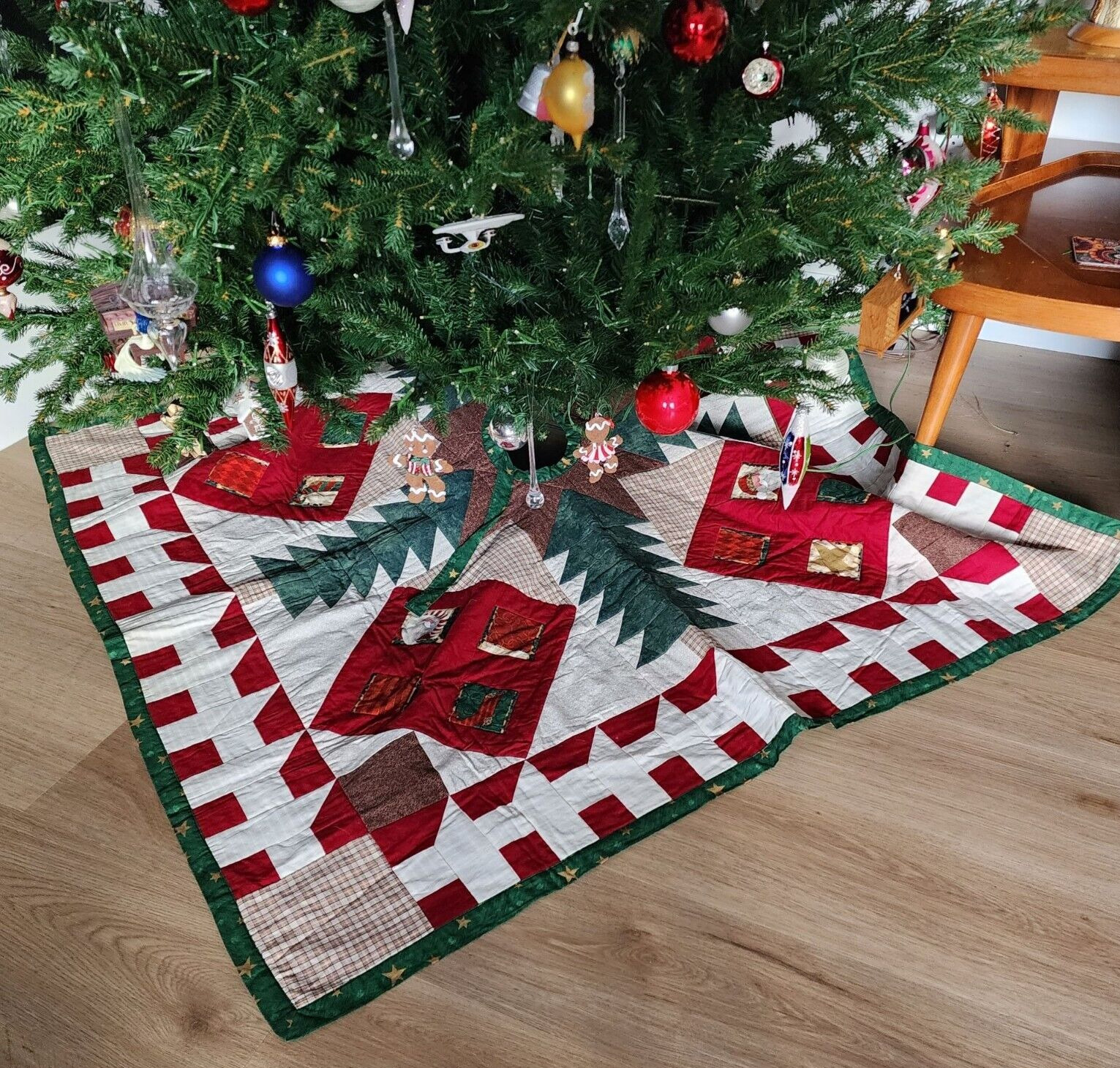 Handmade Christmas Tree Skirt Quare Quilt Signed Santa Stocking Red Green 51\