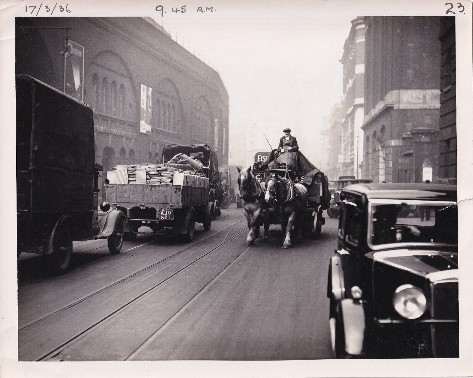 1936 London - photo by Tella Co. - Original Vintage Photo RARE L163C